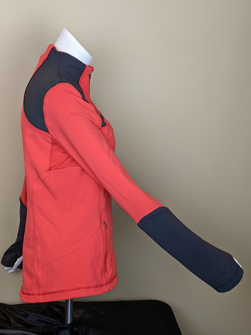 Lululemon Athletic - Picture 5 of 6